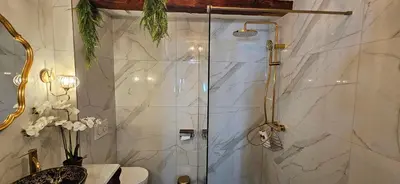 Ein Badezimmer in der Unterkunft Sisi's Loft - Imperial Charm