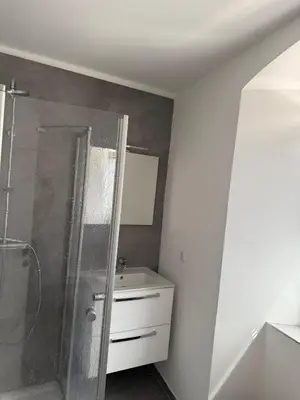 Ein Badezimmer in der Unterkunft ALS Zimmer & Suiten