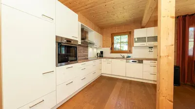 Küche/Küchenzeile in der Unterkunft Chalets am Loser by Landluft