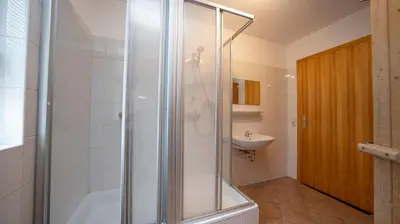 Ein Badezimmer in der Unterkunft Chalets am Feuerkogel by Landluft