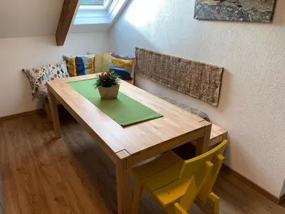 Ein Sitzbereich in der Unterkunft Riegleralm