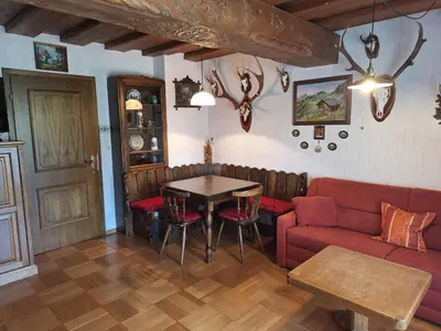 Ein Sitzbereich in der Unterkunft Haus Hillbrand