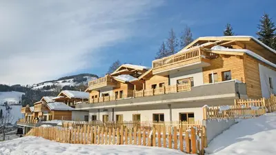 Ein allgemeiner Bergblick oder ein Berglick von des Ferienhauses aus