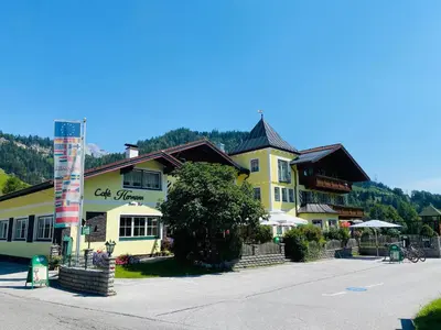 Ein allgemeiner Bergblick oder ein Berglick von des Hotels aus