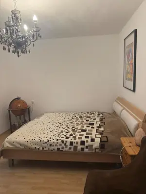 Ein Bett oder Betten in einem Zimmer der Unterkunft Komfortzimmer im modernen Stil