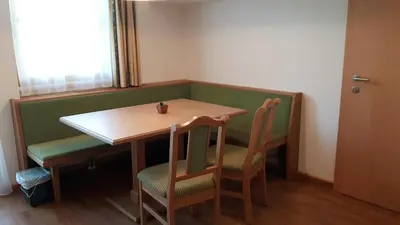Ein Sitzbereich in der Unterkunft Peterbauerhof