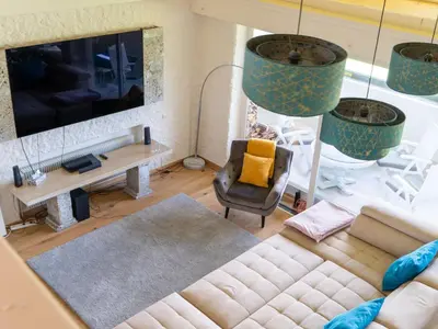 TV/Unterhaltungsangebot in der Unterkunft Apartment Penthouse Deluxe Galerie 2 stöckig by Interhome