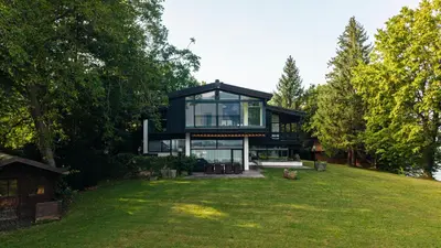 Ein Garten an der Unterkunft Villa Traunstein by Landluft