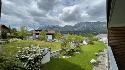 Ein allgemeiner Bergblick oder ein Berglick von der Ferienwohnung aus