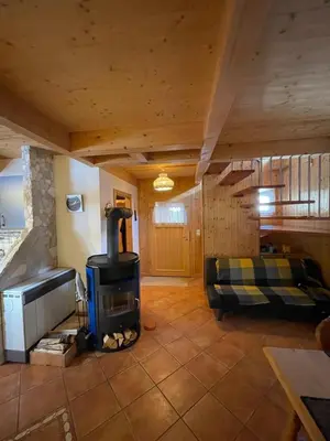 Ein Sitzbereich in der Unterkunft Kreischberg Ferien Chalet