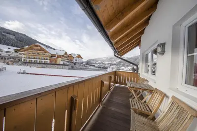 Ein allgemeiner Bergblick oder ein Berglick von der Ferienwohnung aus