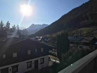 Ein allgemeiner Bergblick oder ein Berglick von der Ferienwohnung aus
