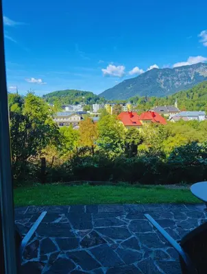 Ein allgemeiner Bergblick oder ein Berglick von der Ferienwohnung aus
