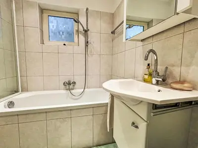Ein Badezimmer in der Unterkunft Apartment Apart Annemarie by Interhome