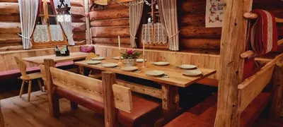 Ein Sitzbereich in der Unterkunft Faschinghütte