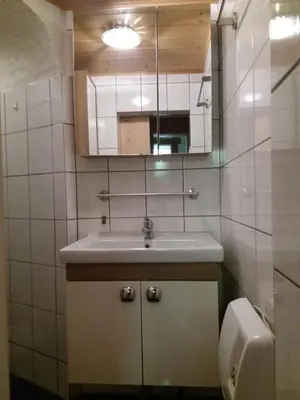 Ein Badezimmer in der Unterkunft Zetzenberghütte