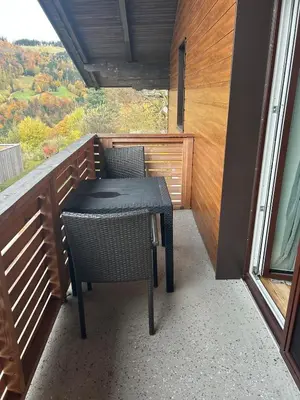 Ein Balkon oder eine Terrasse in der Unterkunft Wohnung am Attersee