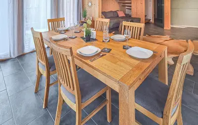 Ein Sitzbereich in der Unterkunft 2 Bedroom Awesome Home In Hohentauern