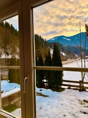 Ein allgemeiner Bergblick oder ein Berglick von der Ferienwohnung aus