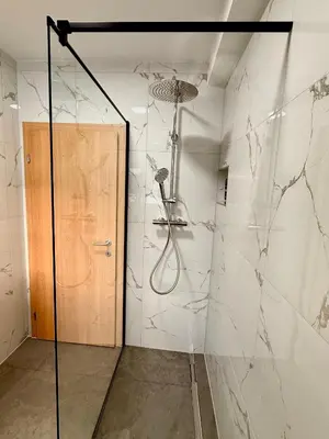 Ein Badezimmer in der Unterkunft Appartement Kodra