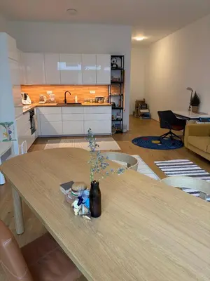 Küche/Küchenzeile in der Unterkunft A bright spacious & convenient 2 brm TownHouse
