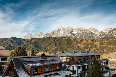 Ein allgemeiner Bergblick oder ein Berglick von der Ferienwohnung aus