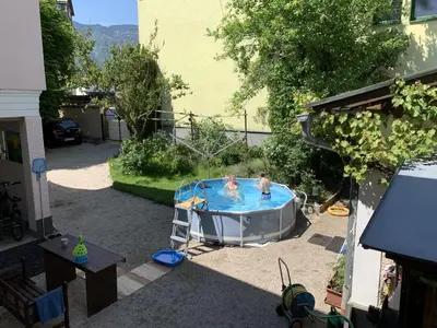 Der Swimmingpool an oder in der Nähe von Apartment Haus Braumandl