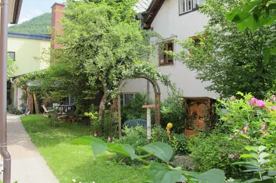 Ein Garten an der Unterkunft Apartment Haus Braumandl