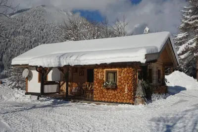 Hütte Monigold im Winter