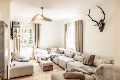 Ein Sitzbereich in der Unterkunft Villa Stella all famous ski areas around us, 15 minutes to salzburg, mountainview