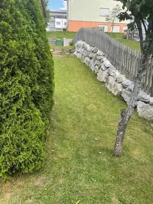 Ein Garten an der Unterkunft Haus Sonnenweg