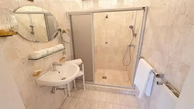 Ein Badezimmer in der Unterkunft Großzügige Wohnung - 1 Minute zum Pferdezentrum