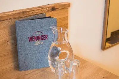Ein Zertifikat, Auszeichnung, Logo oder anderes Dokument, das in der Unterkunft Aparthotel Weningeralm ausgestellt ist