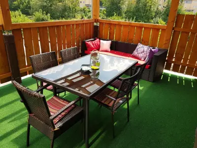 Ein Balkon oder eine Terrasse in der Unterkunft Sofias Apartment