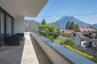 Ein allgemeiner Bergblick oder ein Berglick von der Ferienwohnung aus