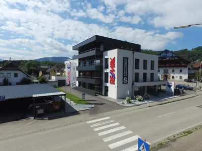 Ein allgemeiner Bergblick oder ein Berglick von der Ferienwohnung aus