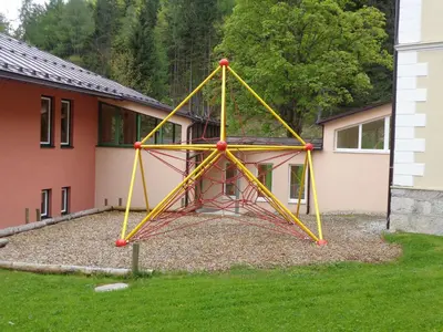 Ein Garten an der Unterkunft JUFA Hotel Altaussee