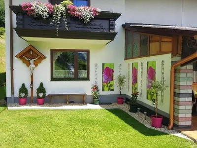 Ein Garten an der Unterkunft Haus Bodenwinkler