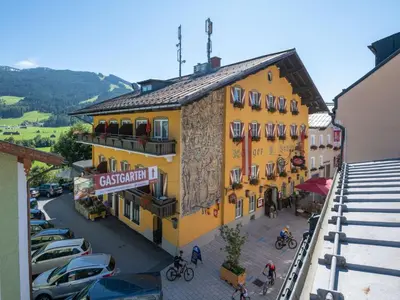 Ein allgemeiner Bergblick oder ein Berglick von des Hotels aus