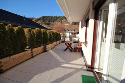 Ein allgemeiner Bergblick oder ein Berglick von der Ferienwohnung aus