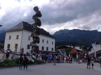 Ein allgemeiner Bergblick oder ein Berglick von der Ferienwohnung aus