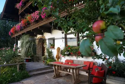 Ein Garten an der Unterkunft Gut Römerhof