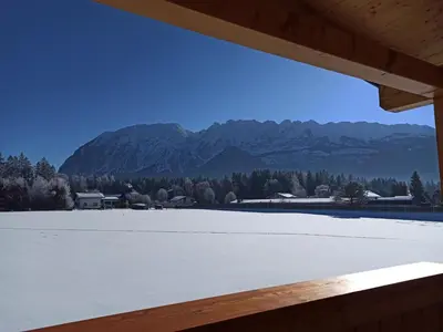 Ein allgemeiner Bergblick oder ein Berglick von der Ferienwohnung aus