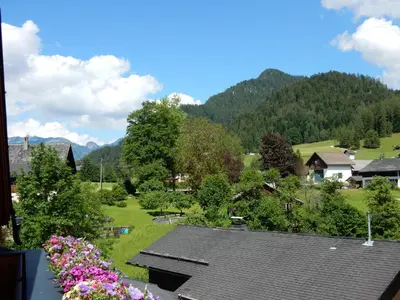 Ein allgemeiner Bergblick oder ein Berglick von der Ferienwohnung aus