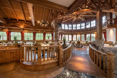 Ein Restaurant oder anderes Speiselokal in der Unterkunft Gasthof Kleefeld