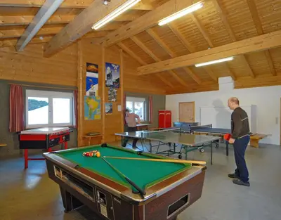 Ein Billardtisch in der Unterkunft Landhotel Kielhuberhof