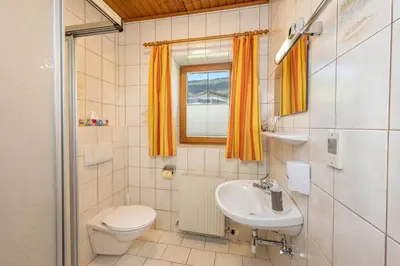 Ein Badezimmer in der Unterkunft Landhaus Aubauerngut