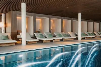 Der Swimmingpool an oder in der Nähe von Hotel Oberforsthof