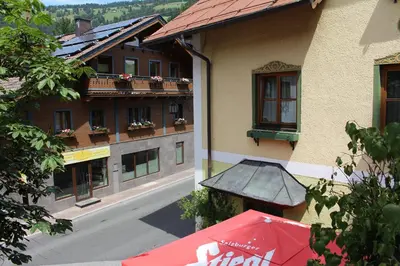 Das Gebäude in dem sich das Hotel befindet