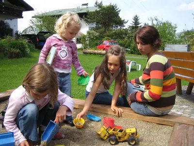 Kinder, die in der Unterkunft Ferienwohnung Winklhofer übernachten